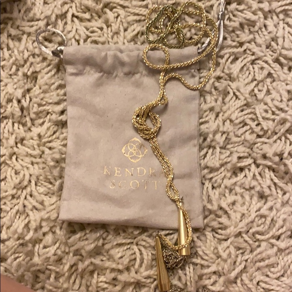 Kendra Scott necklace